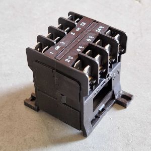Schakelaar 220V Ac(Pin)Mohf