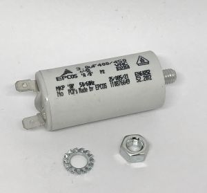 057. Voer condensator 3uf uit
