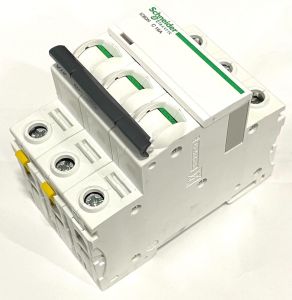 030C. Automatische zekering 3 x 16A voor FVP840/860